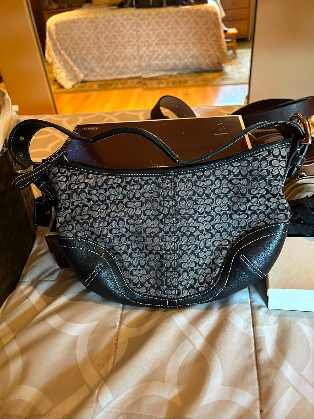 COACH - Vintage y2k SoHo hobo EUC